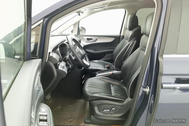 Roewe i MAX8 2021 400 TGI Supreme — фото 17