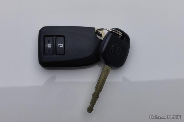 Toyota YARIS L 2022 X 1.5 L CVT PLUS — фото 6