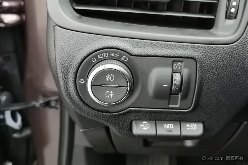 Buick Envision — фото 11