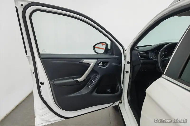 Citroen C 3-XR 1.6 L MT — фото 16