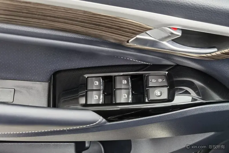 GACTrumpchi GAC Trumpchi M 8 390 T Premium Plus — фото 17