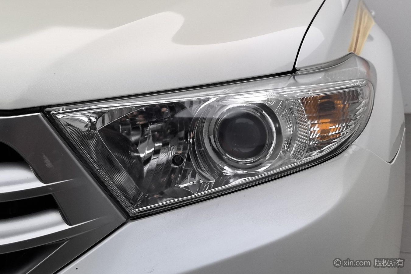 Toyota Highlander 2012 2.7L 7 мест Luxury