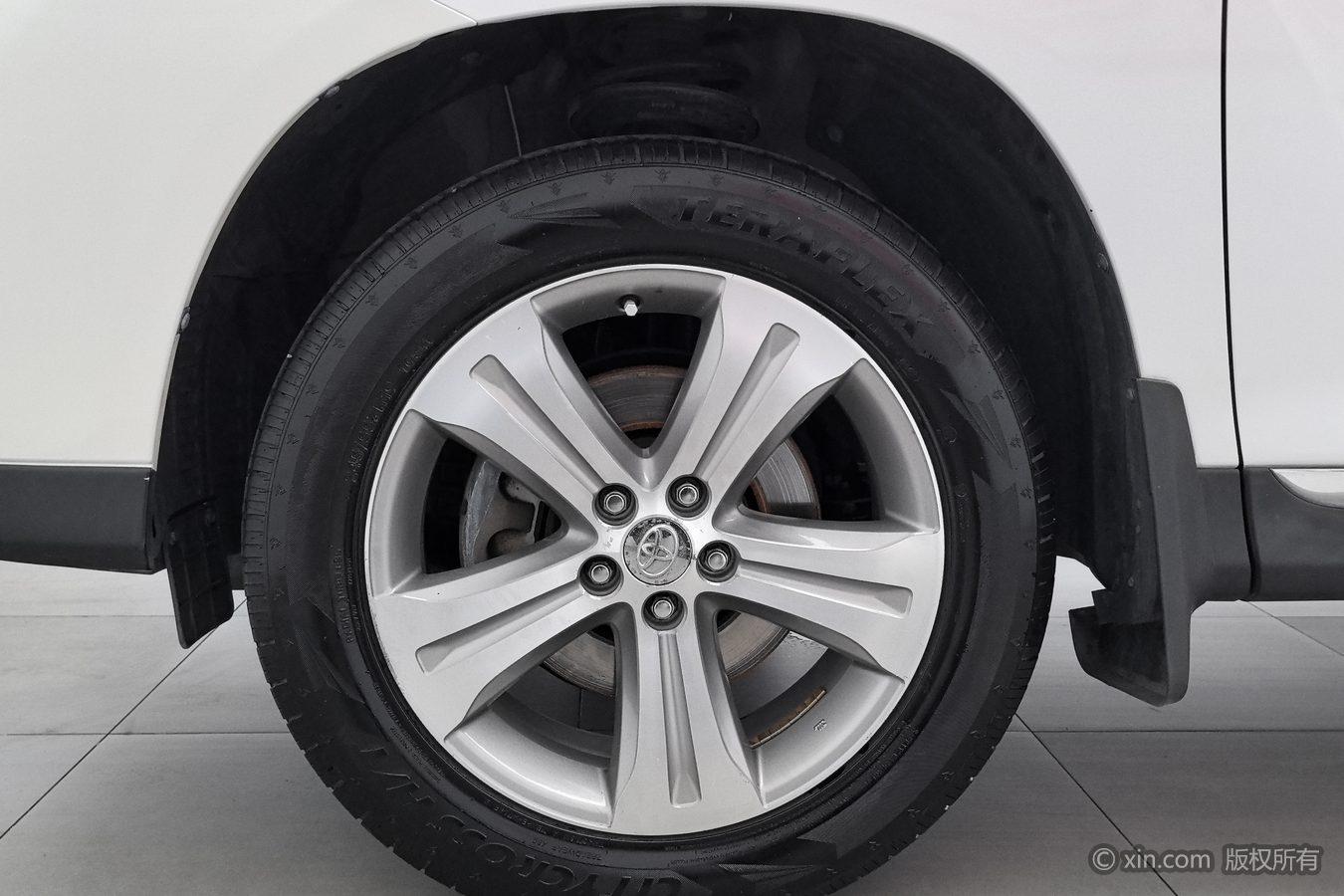 Toyota Highlander 2012 2.7L 7 мест Luxury