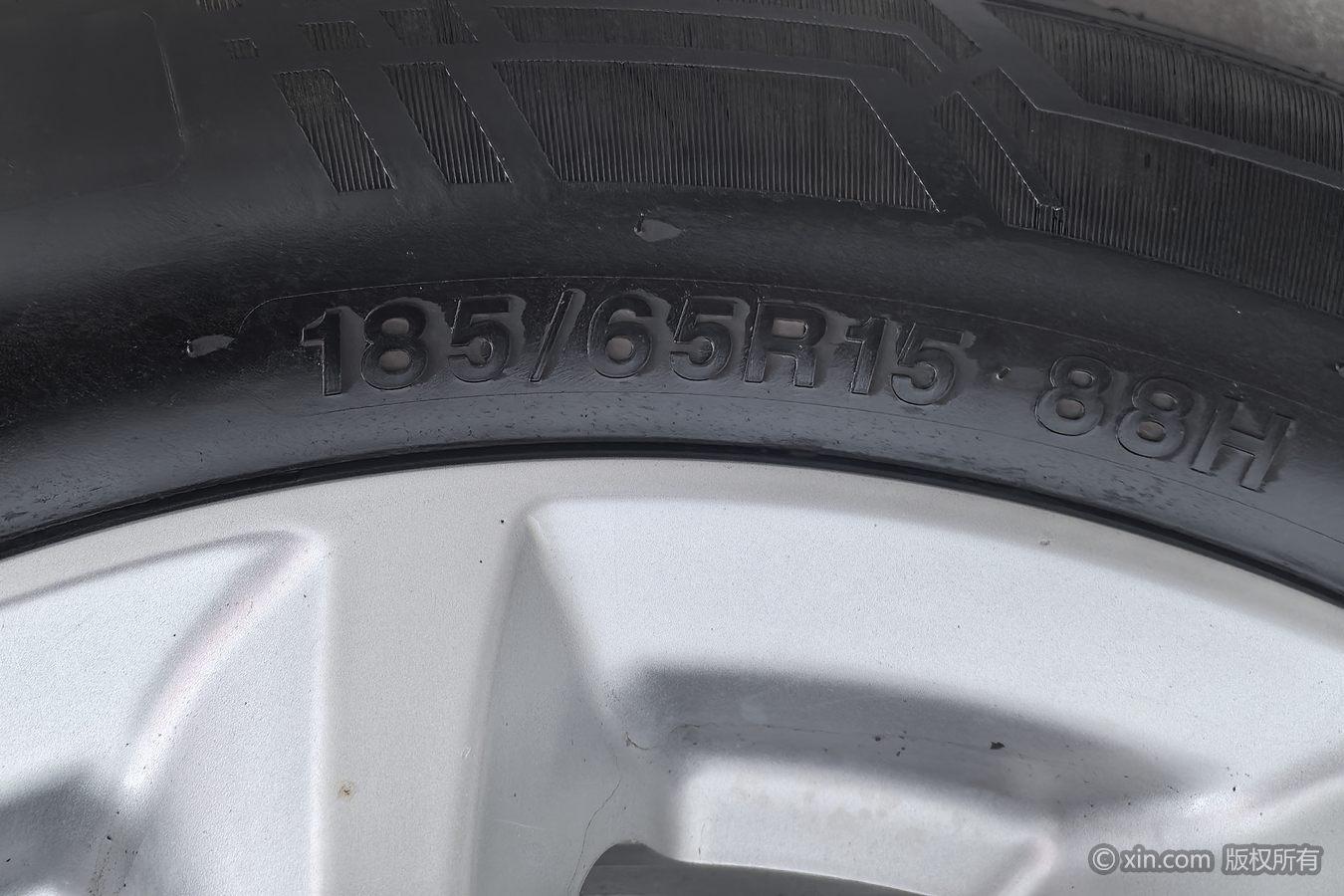 FAW S80 2015 1.5L AT 5 мест
