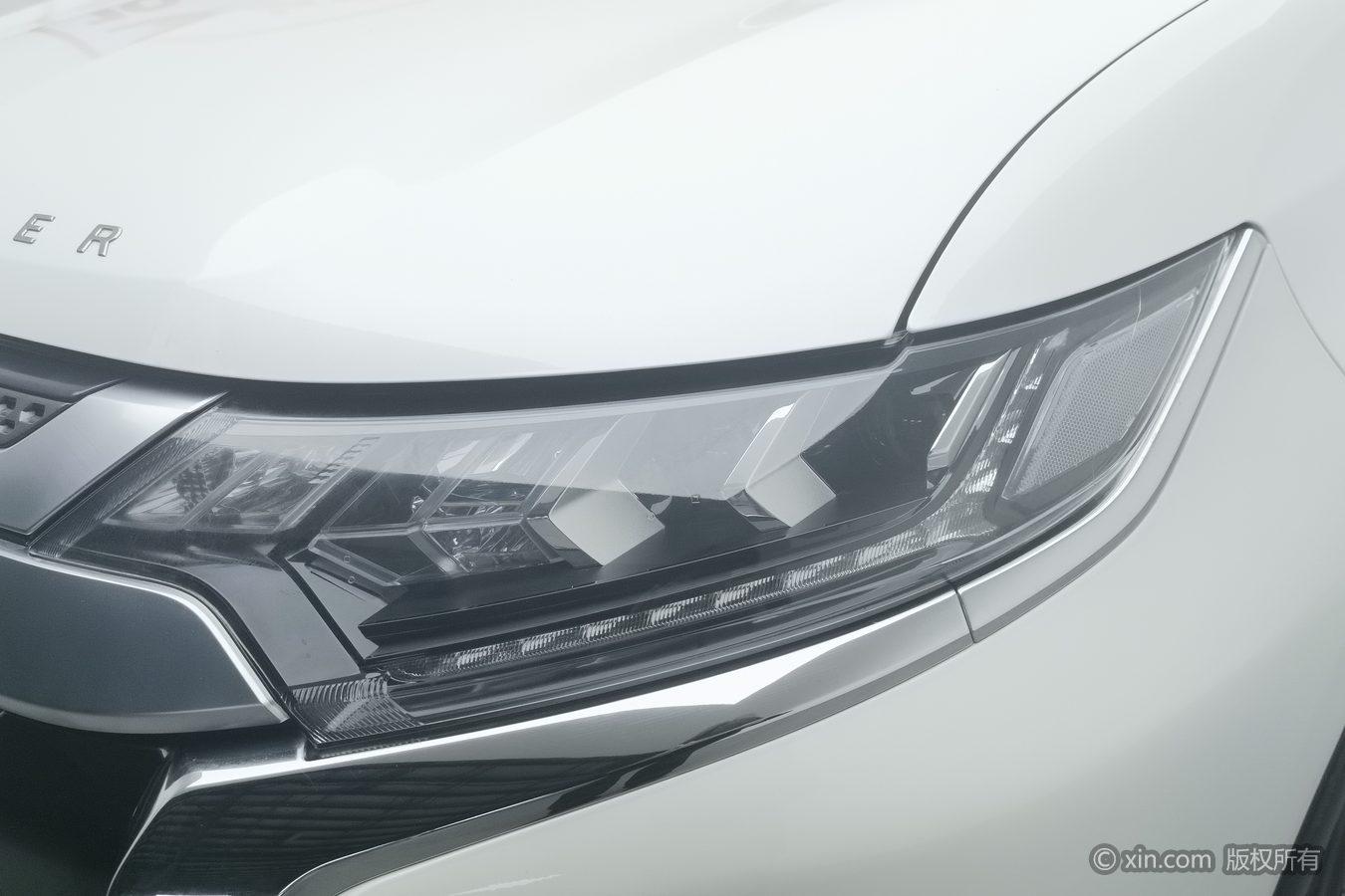 Mitsubishi Outlander 2020 2.4L 7 мест