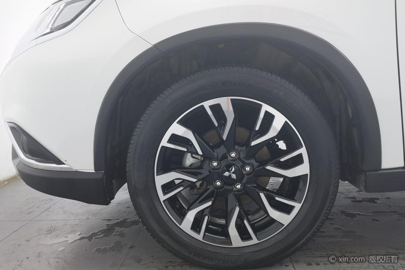 Mitsubishi Outlander 2020 2.4L 7 мест