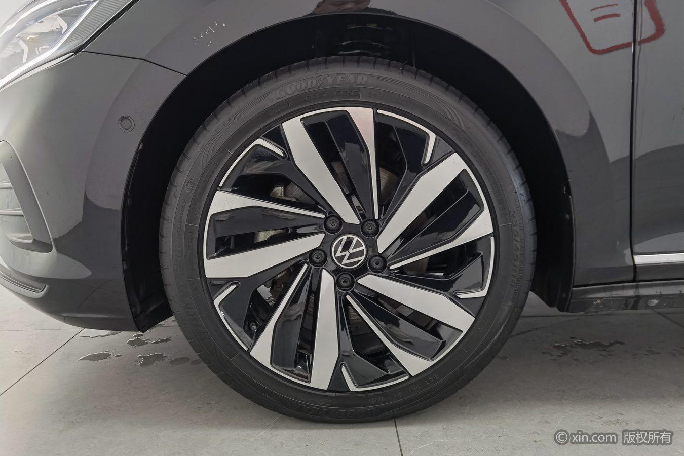 Volkswagen Passat 2023 380TSI Luxury