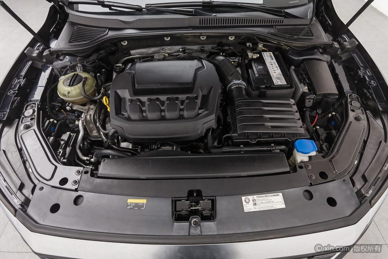 Volkswagen Passat 2023 380TSI Luxury