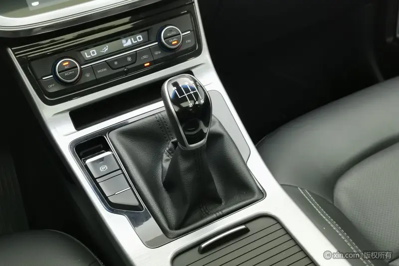 Geely Emgrand GS — фото 10