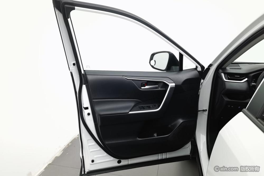 Toyota Wildlander PHEV, фото 21