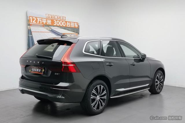 Volvo XC60 2022 B 5 4 WD — фото 4