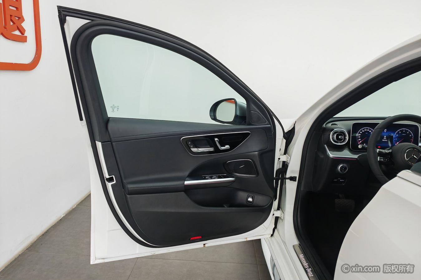 Mercedes-Benz Class C id 4461250 из Китая 16