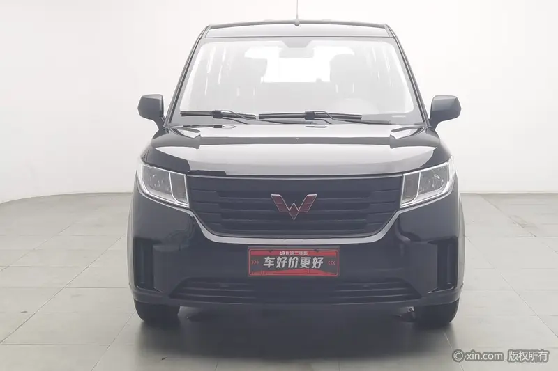 Wuling Hongguang Plus — фото 2