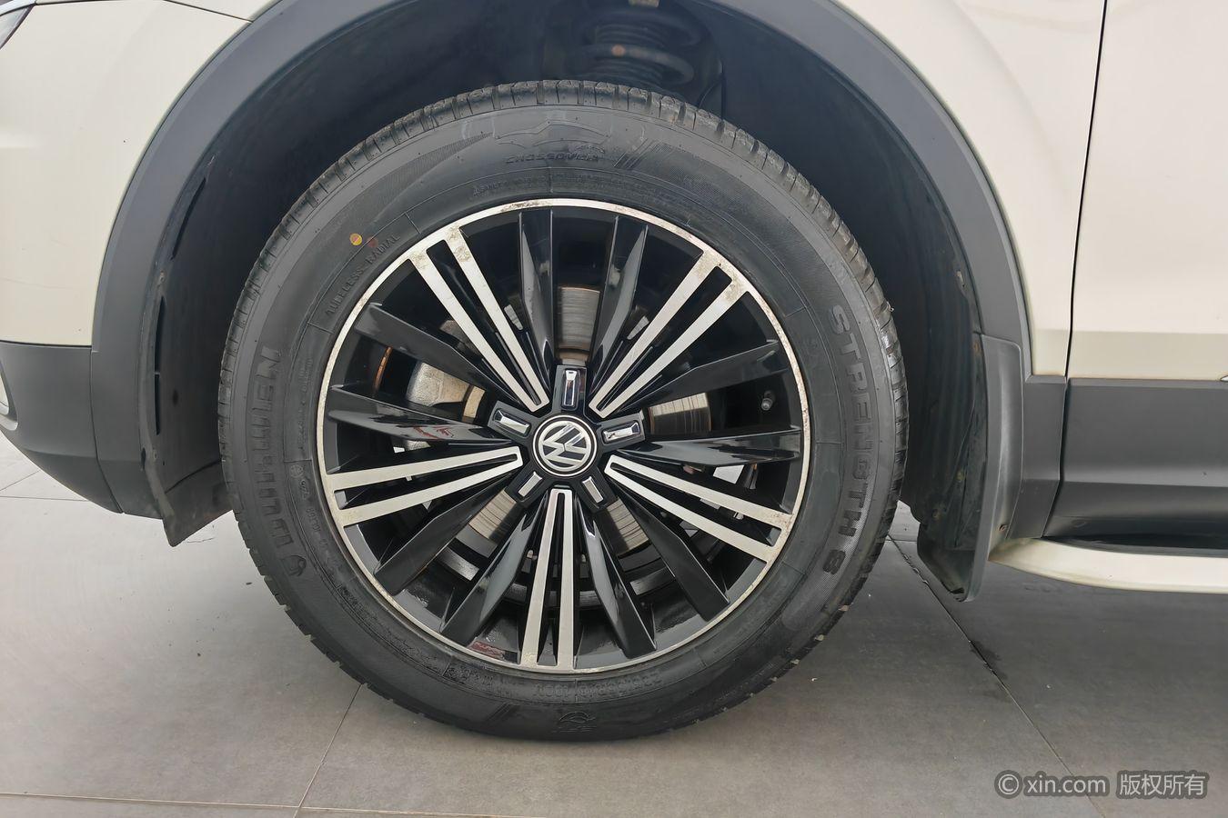 Volkswagen Tiguan L L 2018 380TSI AT Luxury