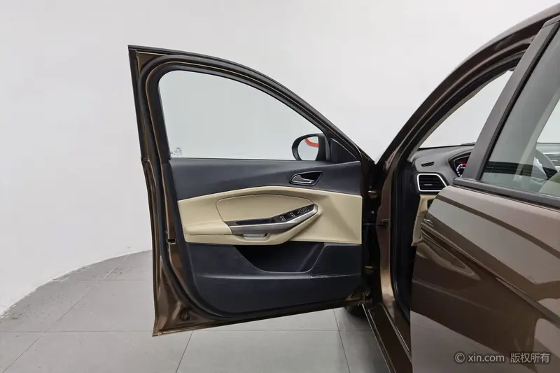 Ford Escort — фото 16