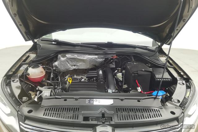Volkswagen Tiguan 2016 280 TSI AT 2 WD — фото 5