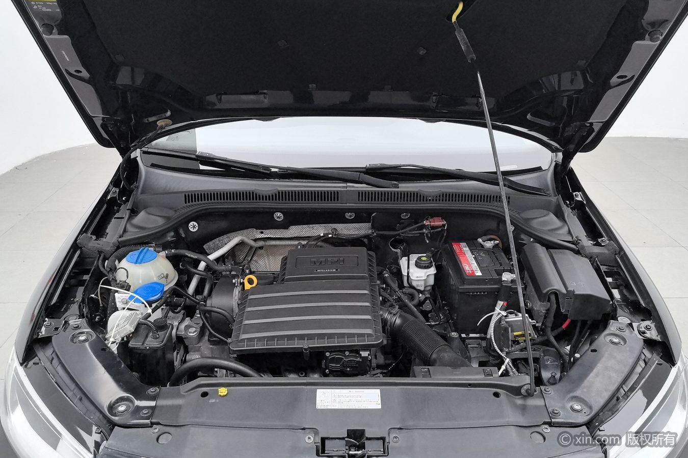 Volkswagen Sagitar 2017 1.6L MT Comfort