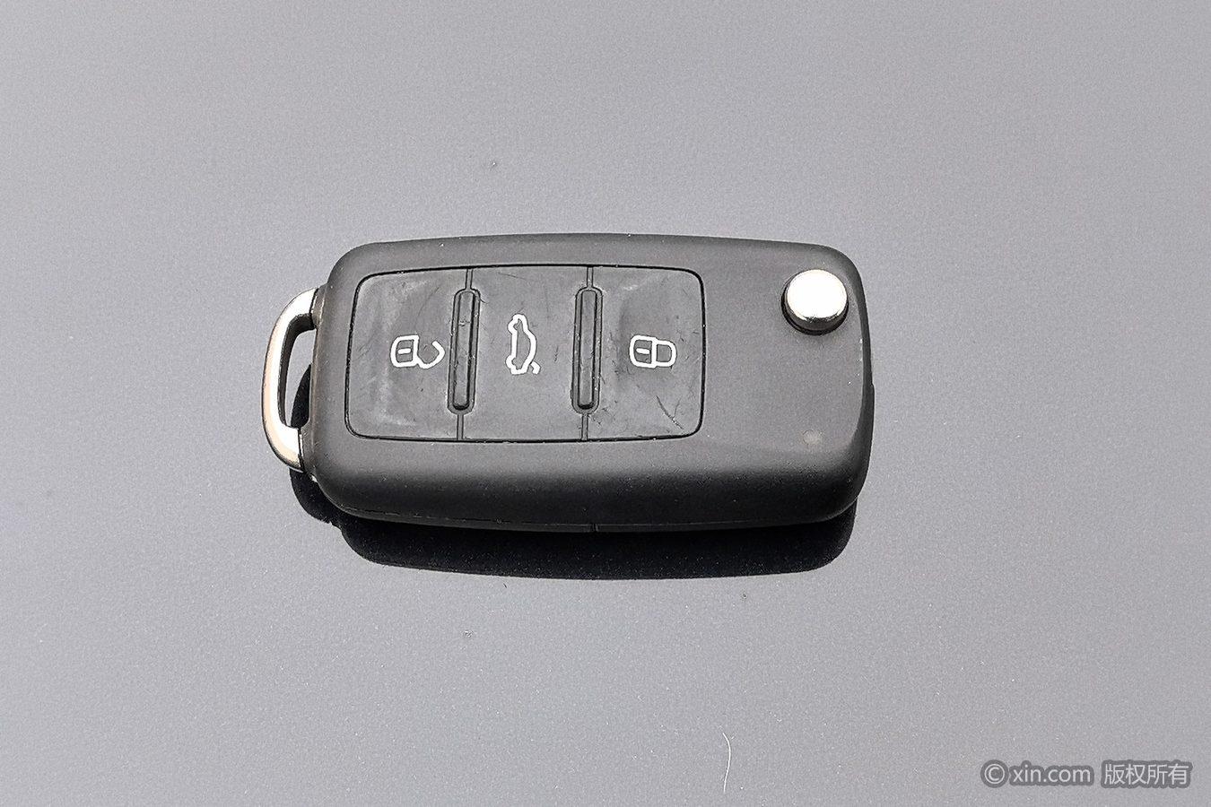 Volkswagen Sagitar 2017 1.6L MT Comfort