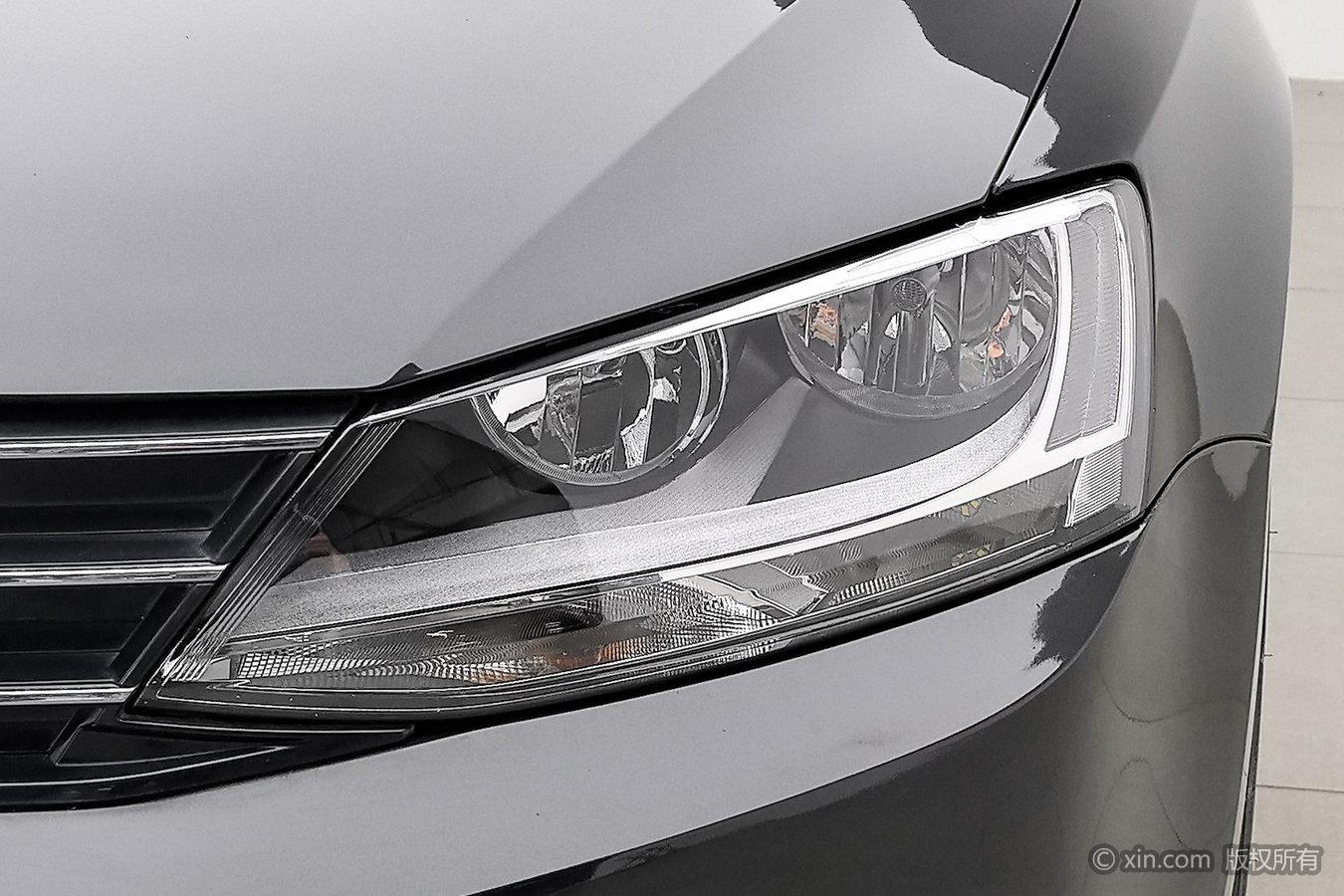Volkswagen Sagitar 2017 1.6L MT Comfort