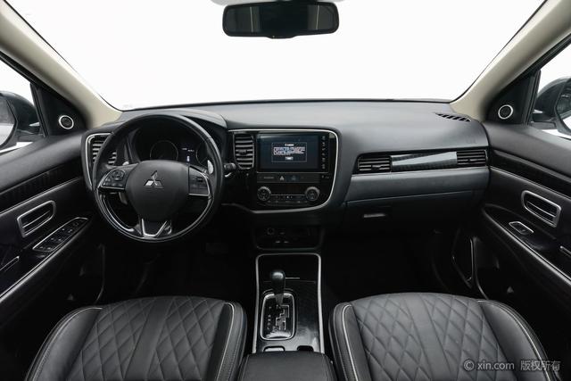 Mitsubishi Outlander 2021 2.4 L 4 WD 5 — фото 13