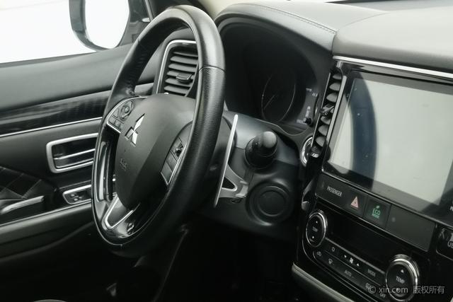 Mitsubishi Outlander 2021 2.4 L 4 WD 5 — фото 12