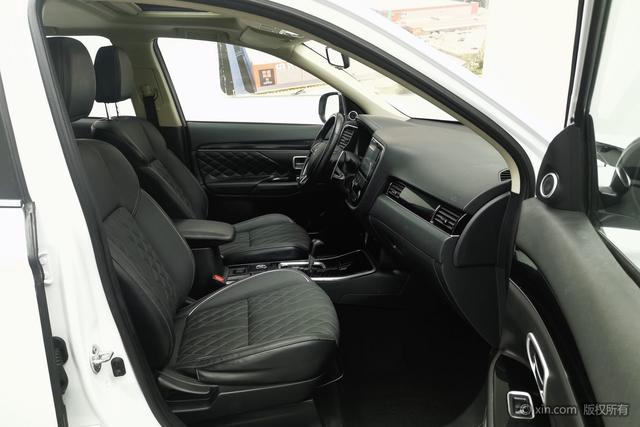 Mitsubishi Outlander 2021 2.4 L 4 WD 5 — фото 19
