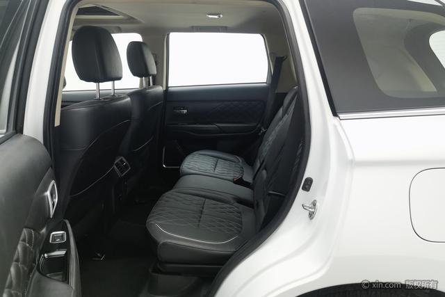 Mitsubishi Outlander 2021 2.4 L 4 WD 5 — фото 20