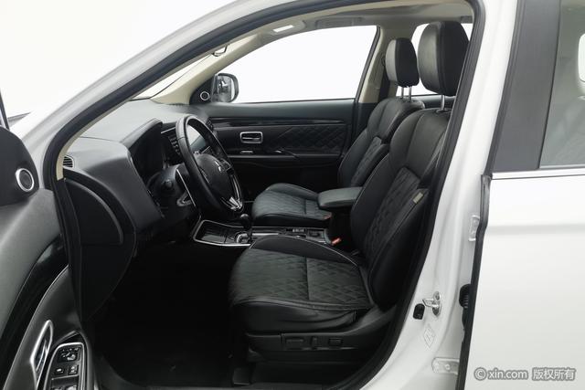 Mitsubishi Outlander 2021 2.4 L 4 WD 5 — фото 17