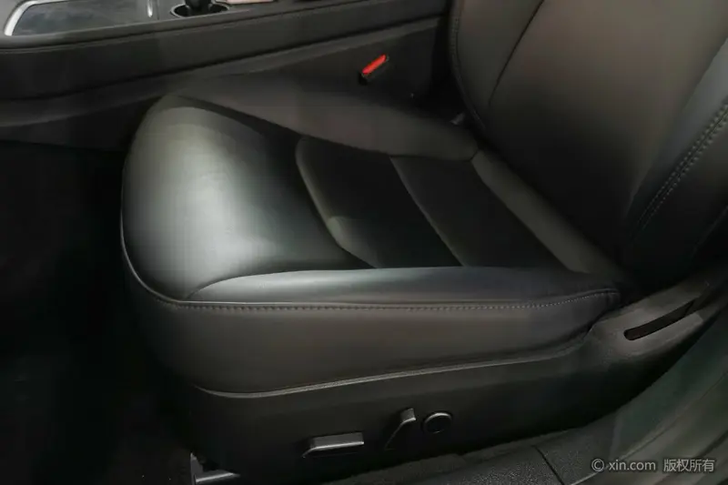 Tesla Model 3 — фото 11