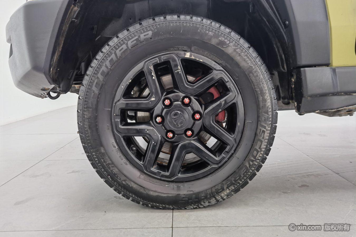 BAIC BJ40 2016 40L 2.3T AT Luxury
