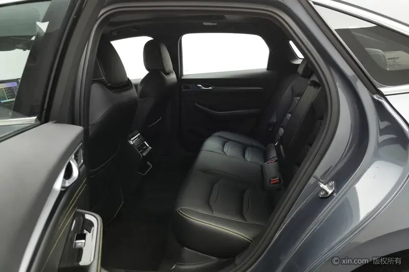 Geely Preface — фото 15