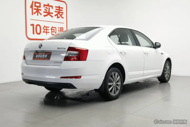 Skoda Octavia — фото 4