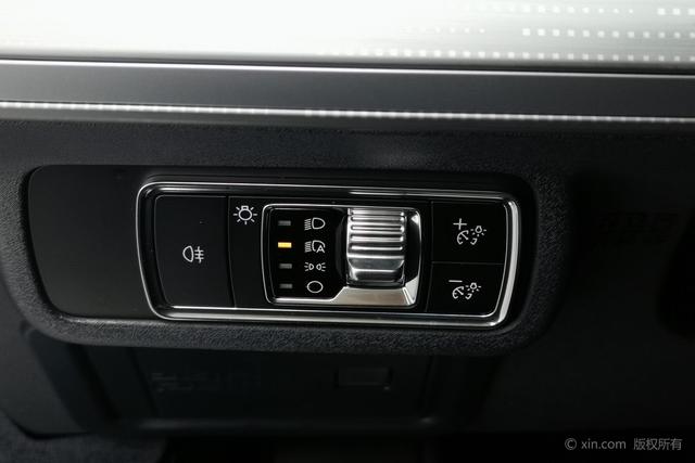 Lincoln Z 2024 2.0 T 2 WD Hybrid — фото 11
