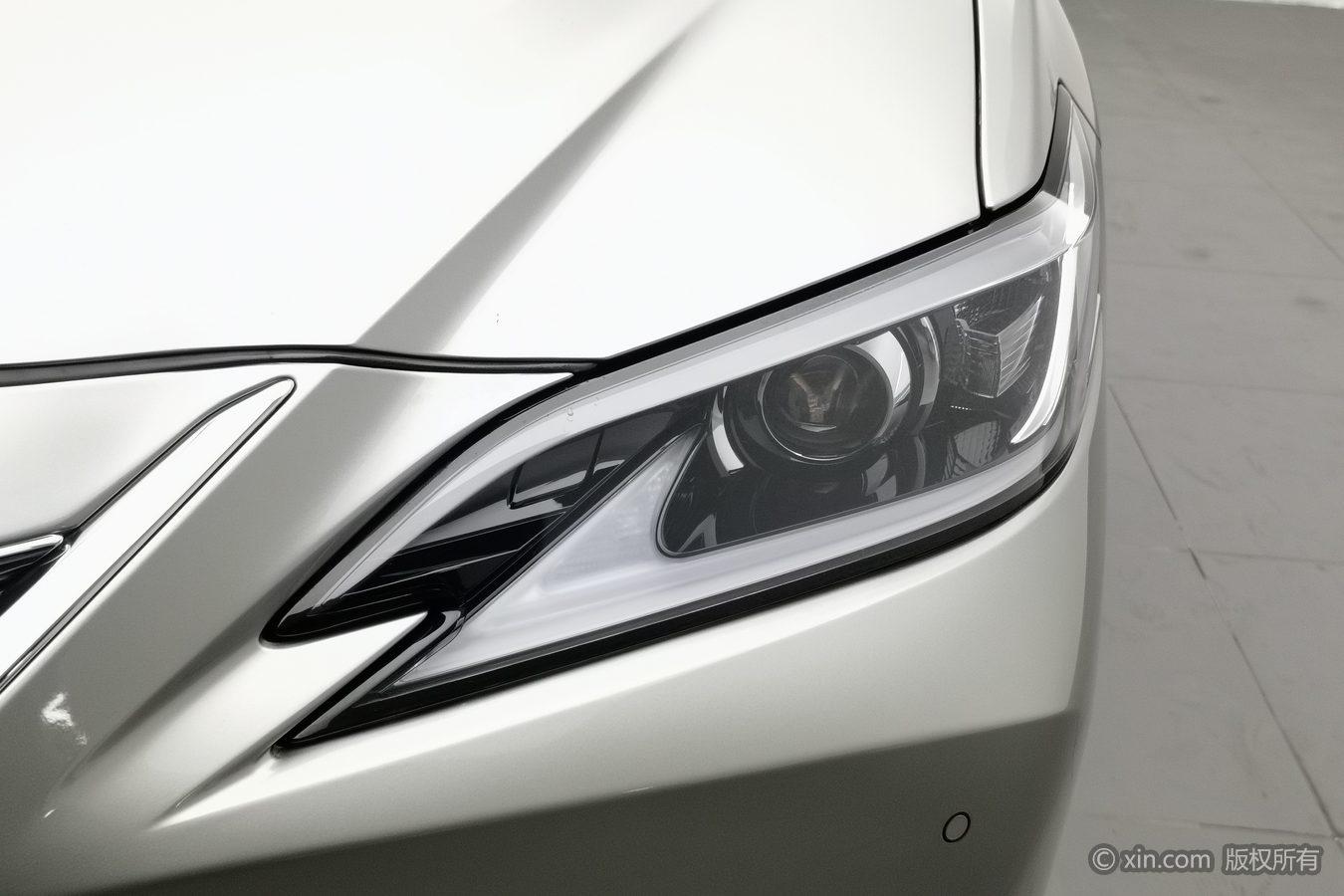 Lexus ES id 4479318 из Китая 7