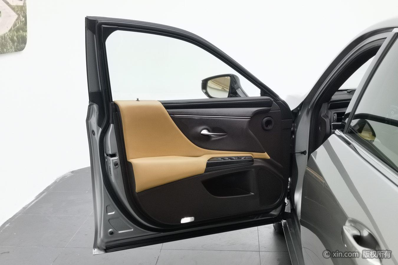 Lexus ES id 4479318 из Китая 9