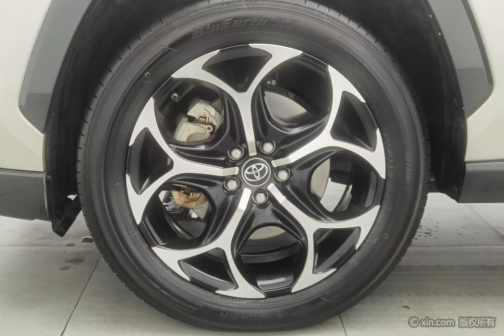 Toyota Wildlander PHEV, фото 9