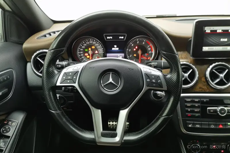 Mercedes-Benz GLA — фото 9