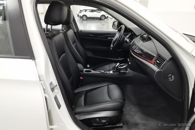 BMW X1 2015 s Drive 18i — фото 19