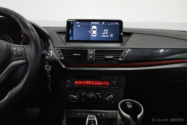 BMW X1 2015 s Drive 18i — фото 13