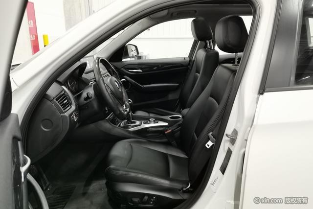 BMW X1 2015 s Drive 18i — фото 17