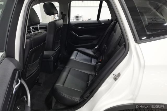 BMW X1 2015 s Drive 18i — фото 20