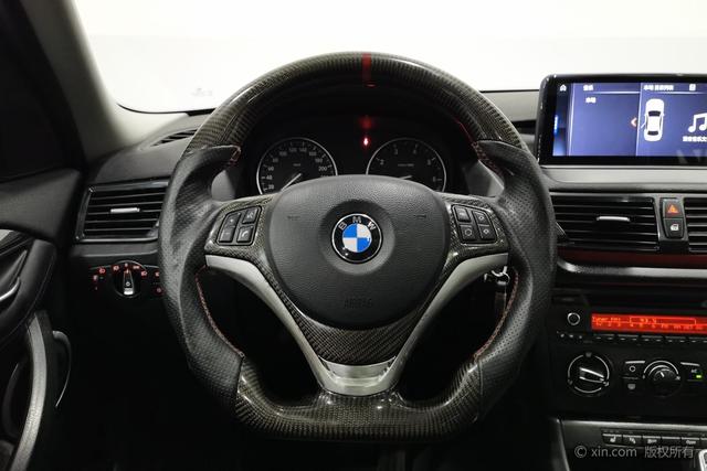 BMW X1 2015 s Drive 18i — фото 14