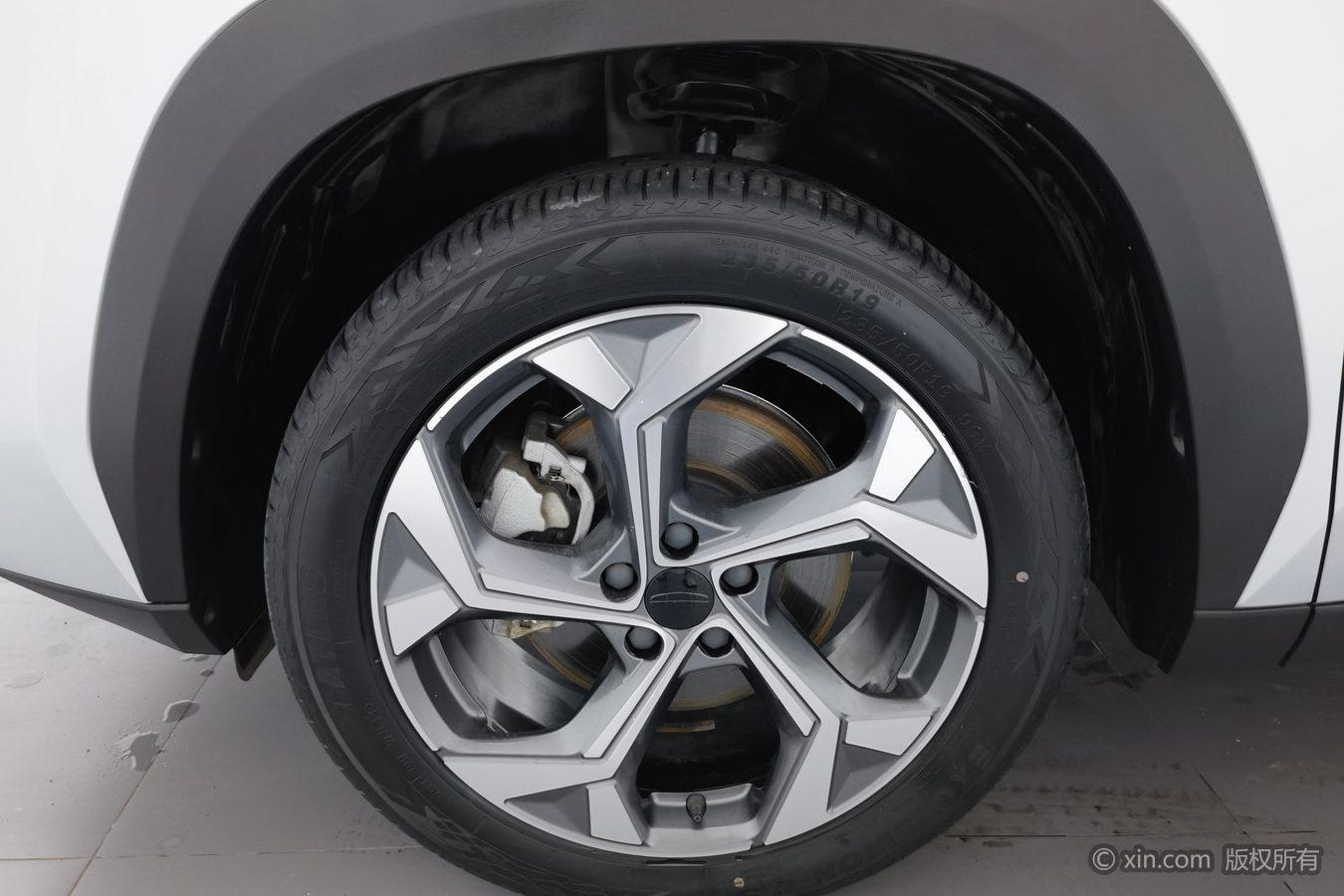 Geely Boyue L L 2023 1.5TD DCT Luxury