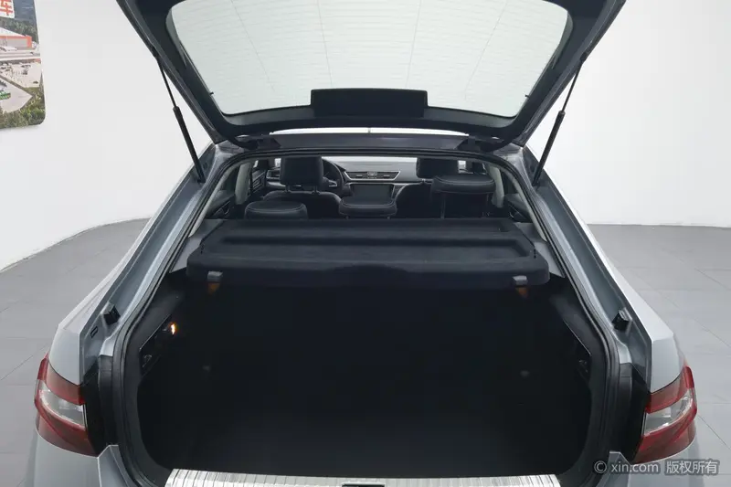 Skoda Superb — фото 19