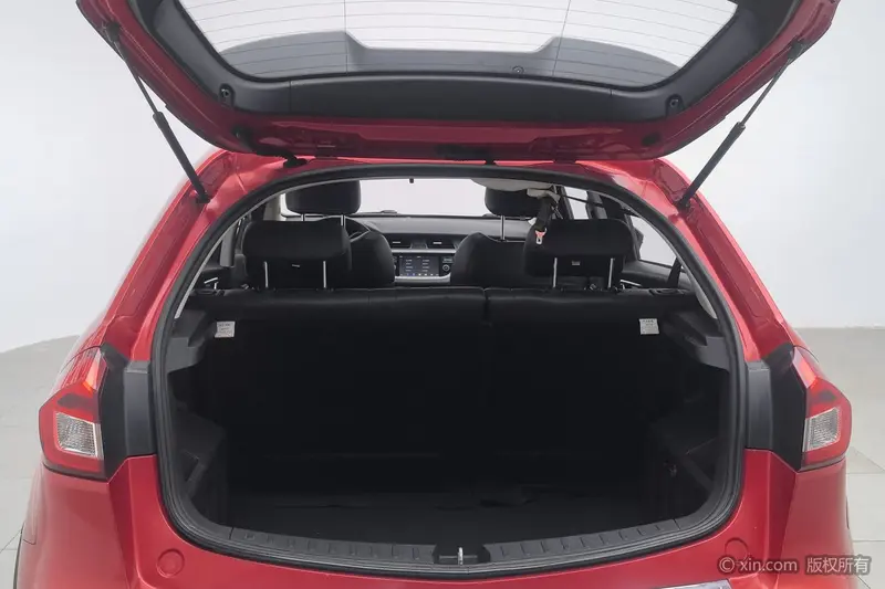 Geely Vision X 3 1.5 L MT Premium — фото 18