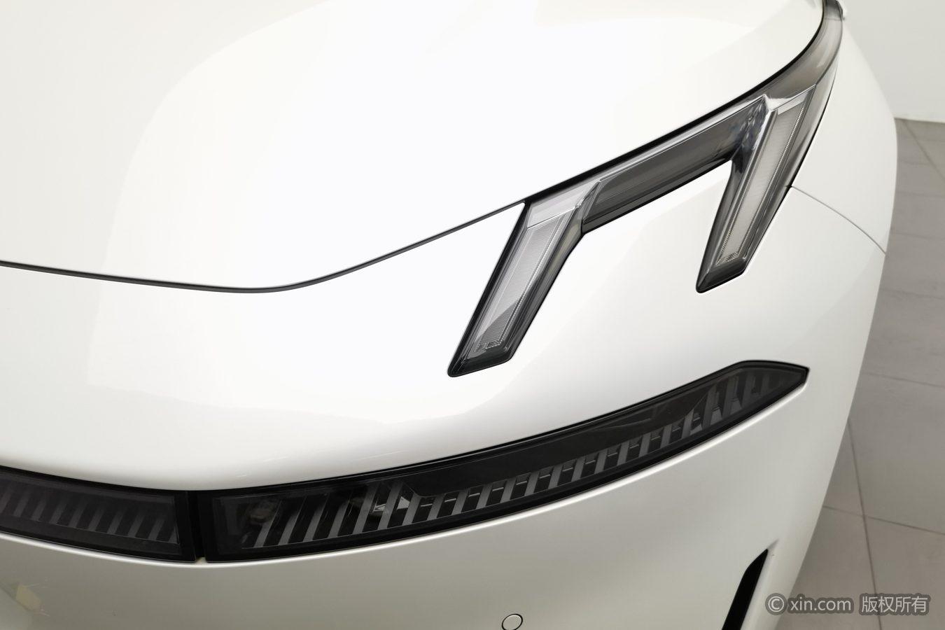 Lynk & Co 07 EM-P 2024 126 Halo