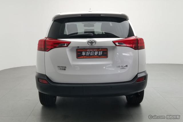 Toyota RAV4 2015 2.5 L AT 4 WD — фото 3