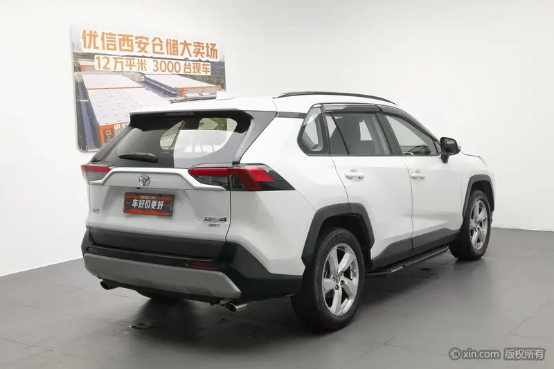 Toyota RAV4 — фото 4