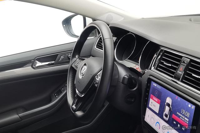 Volkswagen Sagitar 2017 1.6 L MTComfort — фото 13