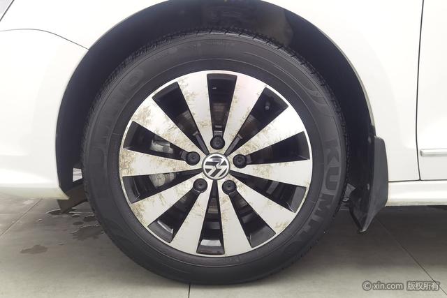 Volkswagen Sagitar 2017 1.6 L MTComfort — фото 8